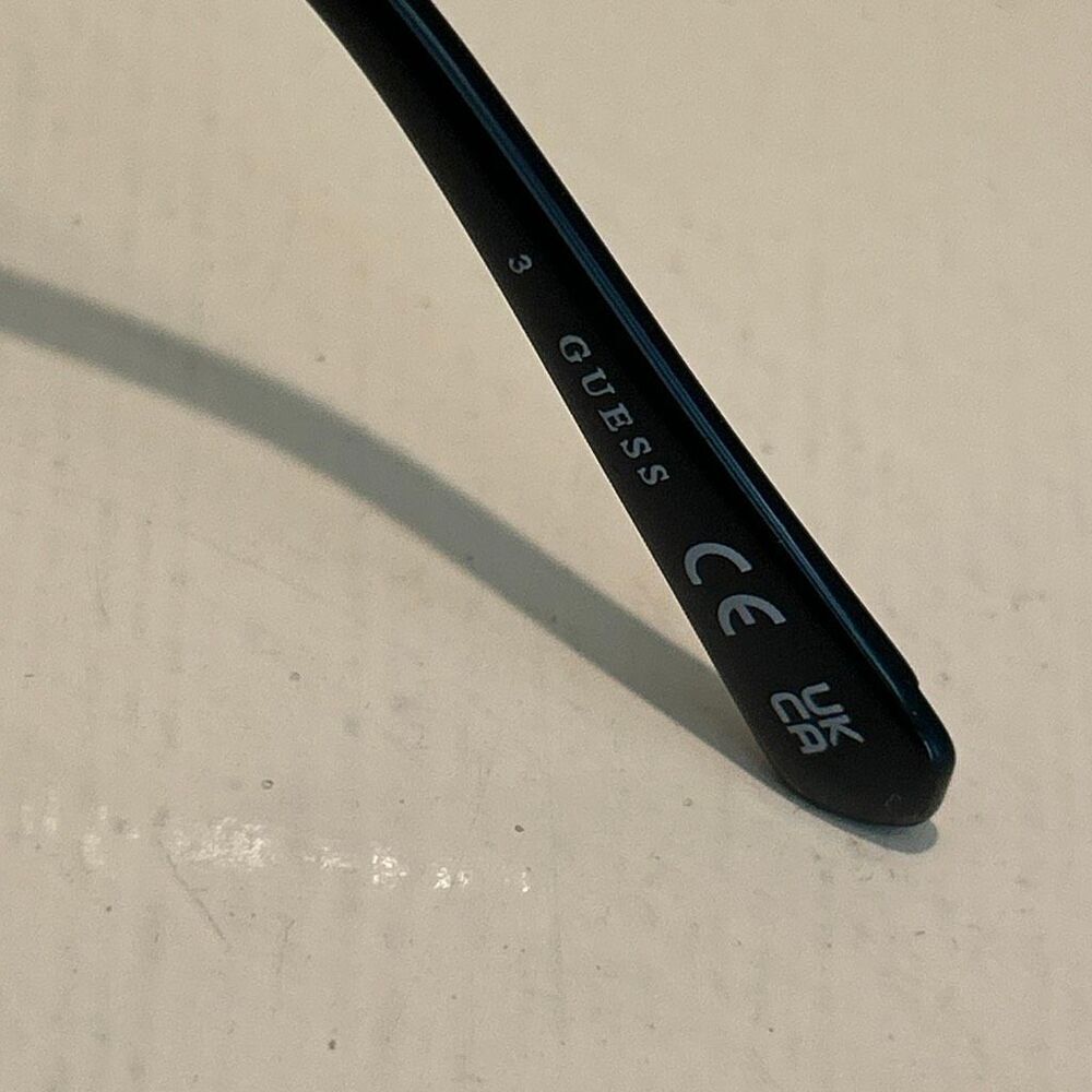 Guess GU00117 Thin Gunmetal Frame Rectangle Sunglasses Smoke Lens NEW - Picture 7 of 12